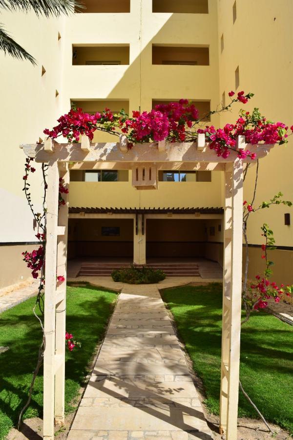 Comfortable Studio In Hotel Karma With Private Beach And Pools Family Only Or Female フルガダ エクステリア 写真